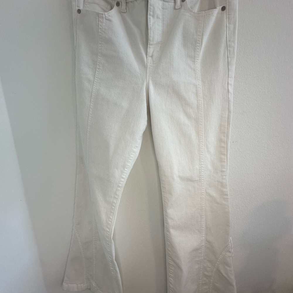 Sofia by Sofia Vergara White Flare Jeans